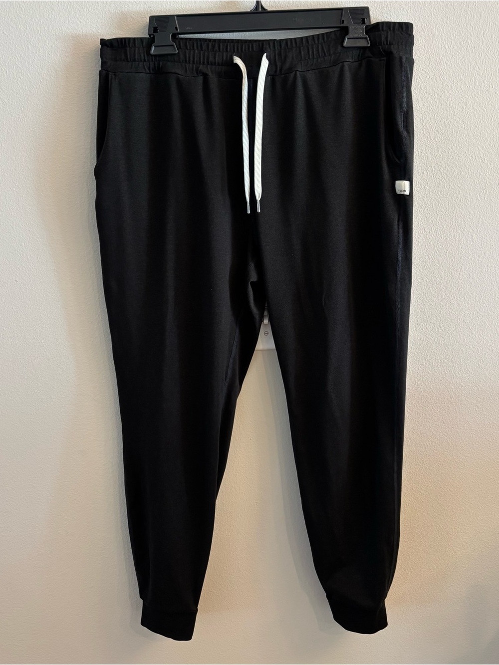 Vuori Women’s Performance Jogger Heather Black Size Large